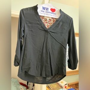 Porridge XS 3/4 sleeve blouse black (pic looks grey, see label pic for color)